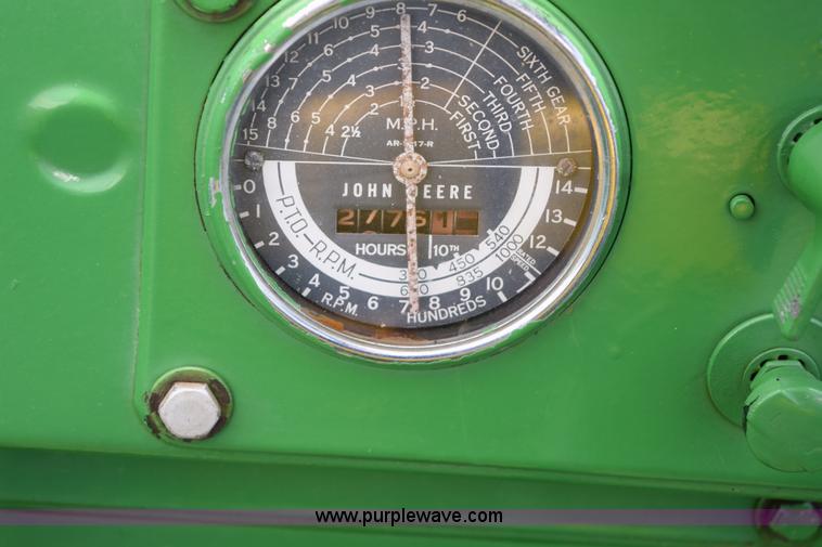 image for item H5053 1959 John Deere 830 tractor