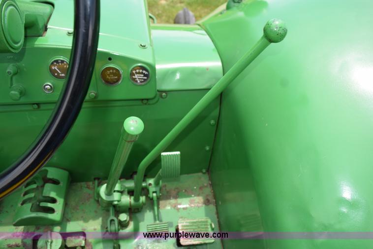 image for item H5053 1959 John Deere 830 tractor