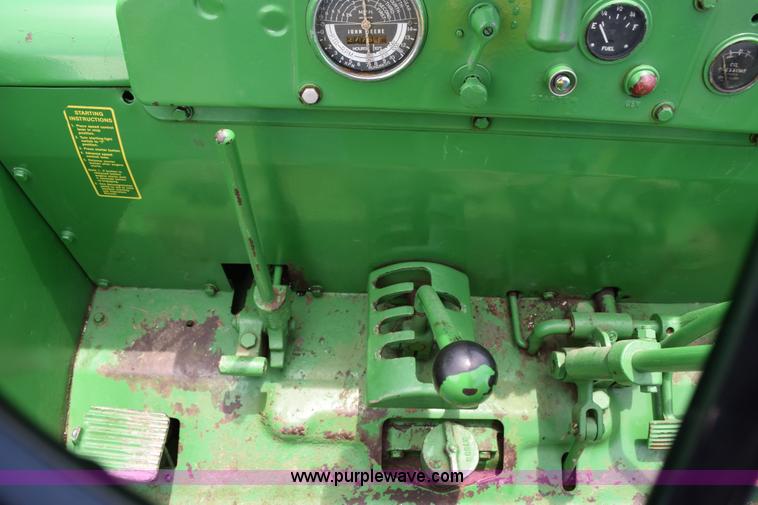 image for item H5053 1959 John Deere 830 tractor