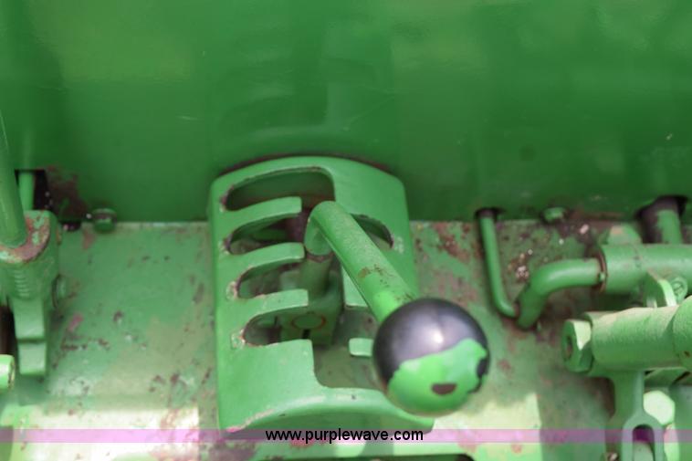 image for item H5053 1959 John Deere 830 tractor