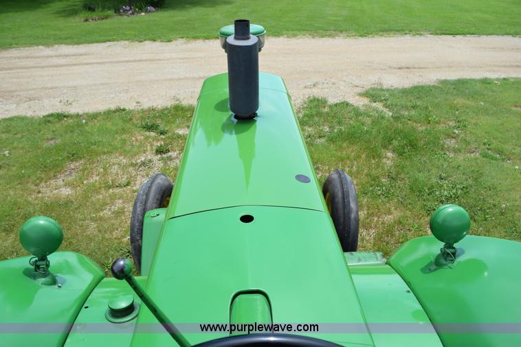 image for item H5053 1959 John Deere 830 tractor