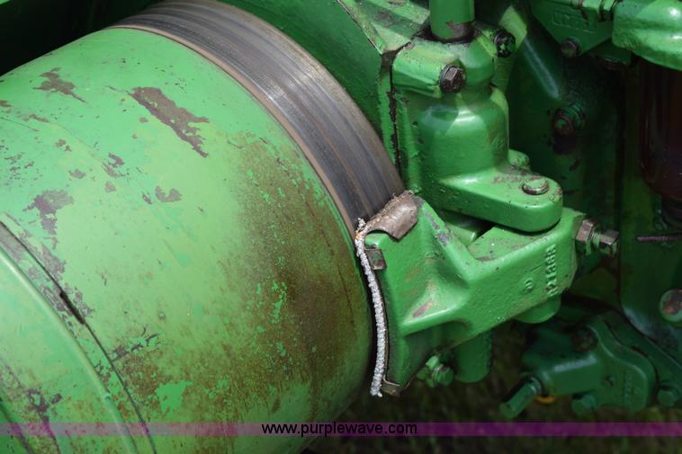 image for item H5053 1959 John Deere 830 tractor