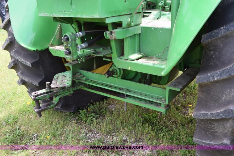 image for item H5053 1959 John Deere 830 tractor