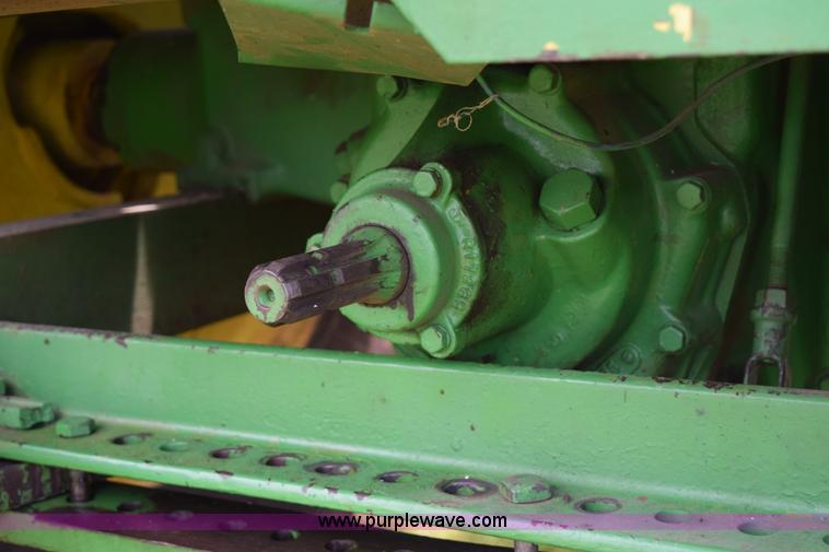 image for item H5053 1959 John Deere 830 tractor