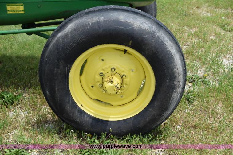 image for item H5053 1959 John Deere 830 tractor