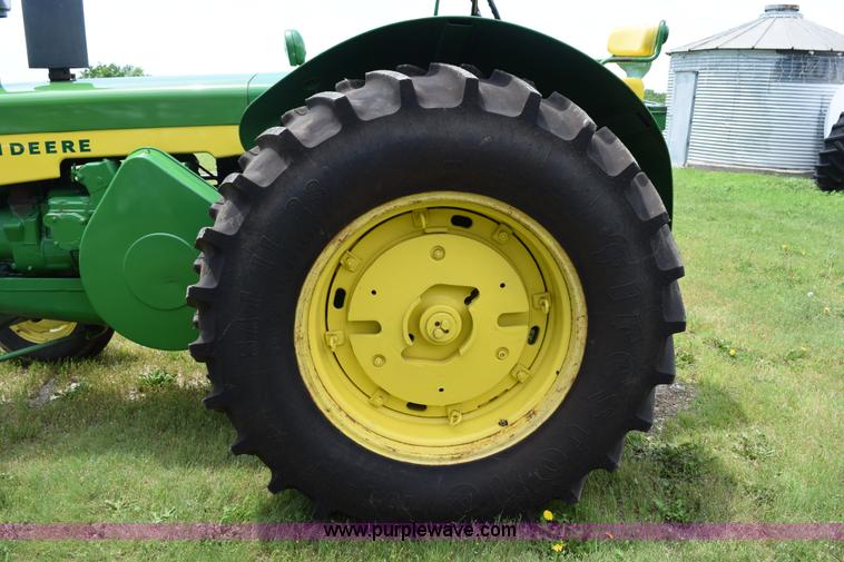 image for item H5053 1959 John Deere 830 tractor