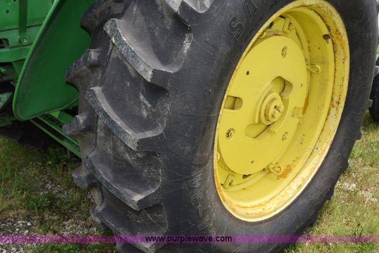 image for item H5053 1959 John Deere 830 tractor
