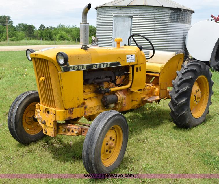 image for item H5054 1965 John Deere 1010 tractor