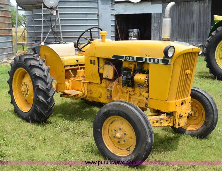 image for item H5054 1965 John Deere 1010 tractor