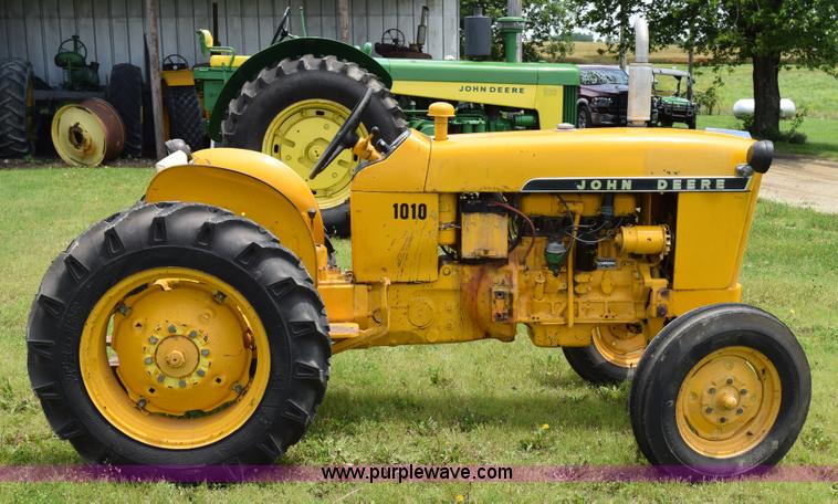 image for item H5054 1965 John Deere 1010 tractor