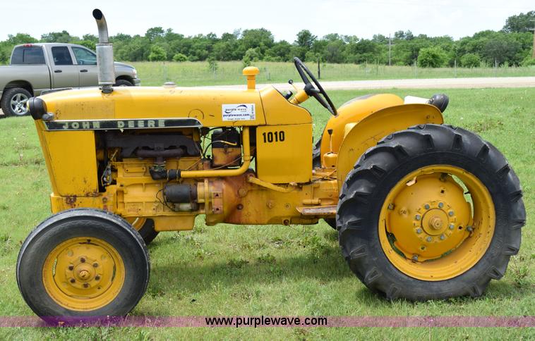 image for item H5054 1965 John Deere 1010 tractor