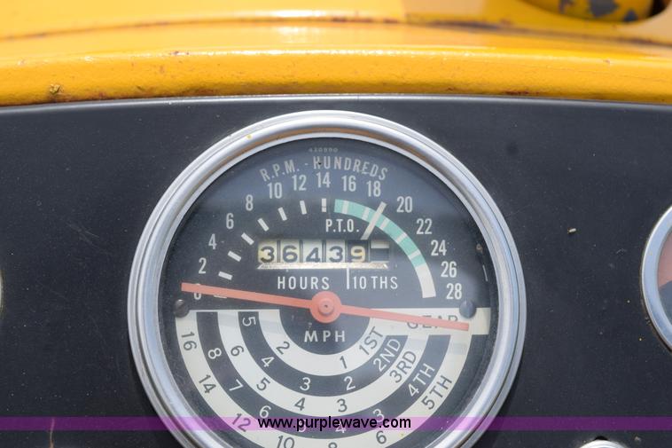 image for item H5054 1965 John Deere 1010 tractor