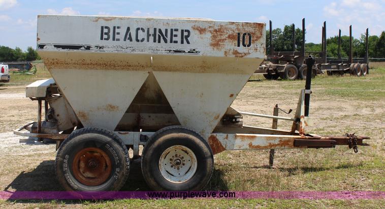 image for item I1647 Wilmar 500 fertilizer spreader