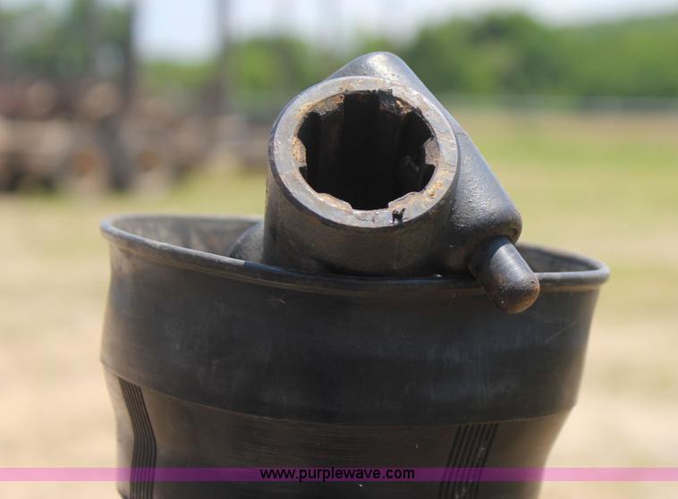 image for item I1647 Wilmar 500 fertilizer spreader