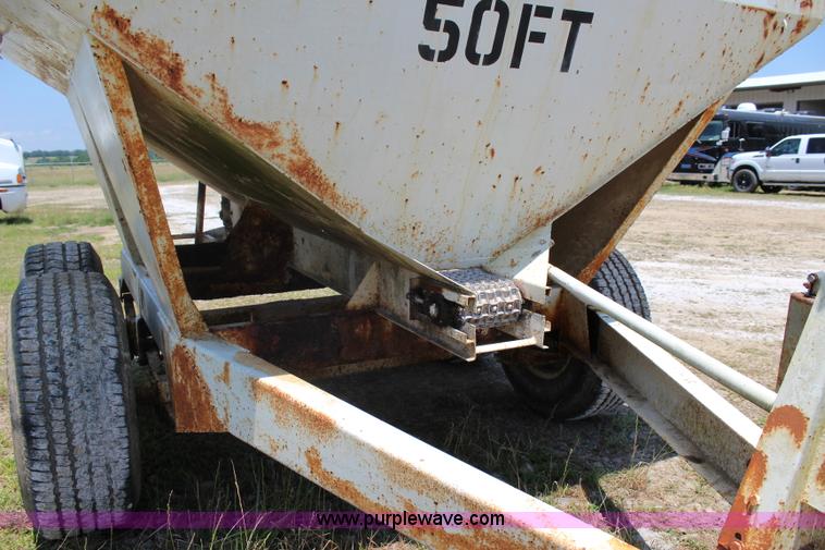 image for item I1647 Wilmar 500 fertilizer spreader