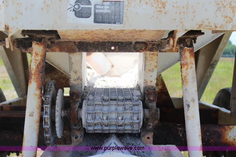image for item I1647 Wilmar 500 fertilizer spreader