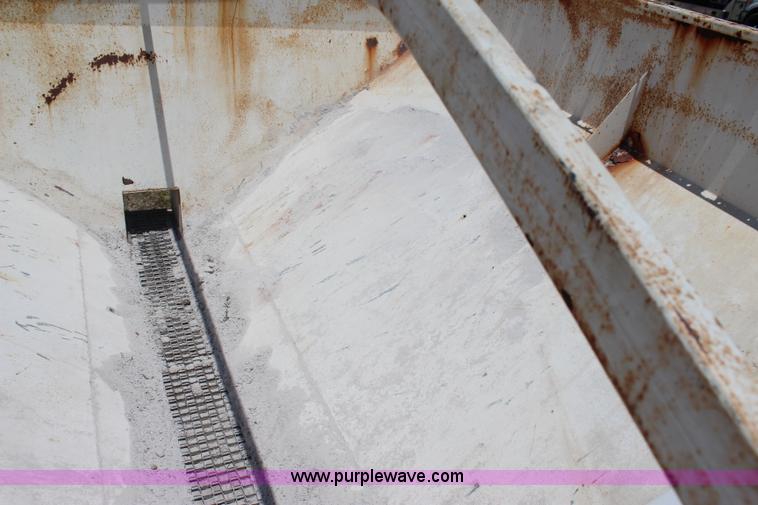 image for item I1647 Wilmar 500 fertilizer spreader