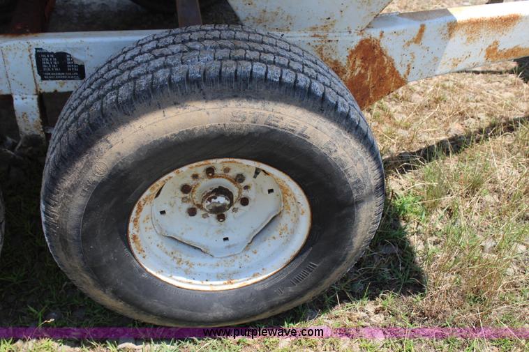 image for item I1647 Wilmar 500 fertilizer spreader