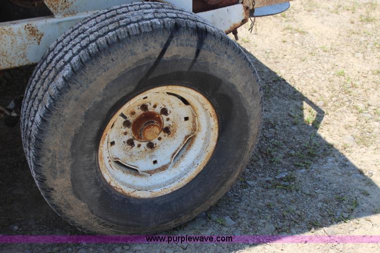 image for item I1647 Wilmar 500 fertilizer spreader