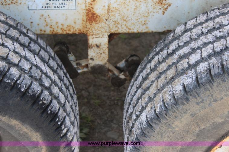 image for item I1647 Wilmar 500 fertilizer spreader