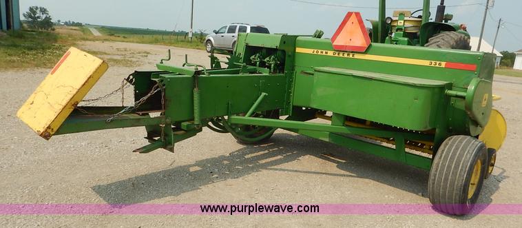 image for item J3796 1975 John Deere 336 small square baler