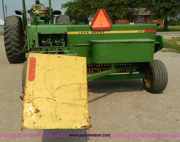 image for item J3796 1975 John Deere 336 small square baler