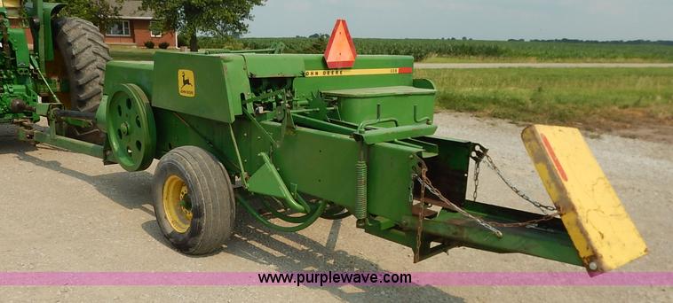 image for item J3796 1975 John Deere 336 small square baler