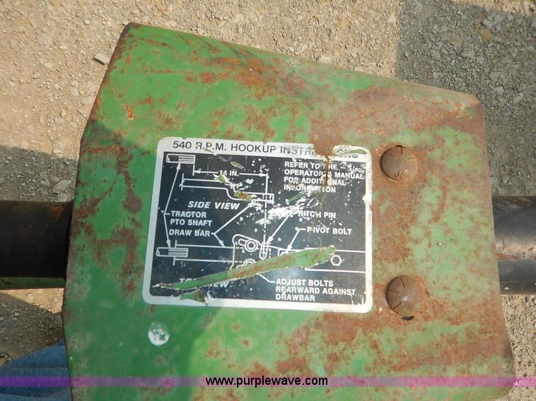 image for item J3796 1975 John Deere 336 small square baler