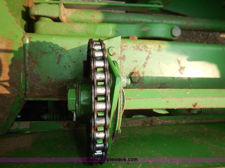 image for item J3796 1975 John Deere 336 small square baler