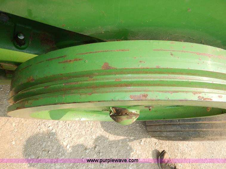 image for item J3796 1975 John Deere 336 small square baler