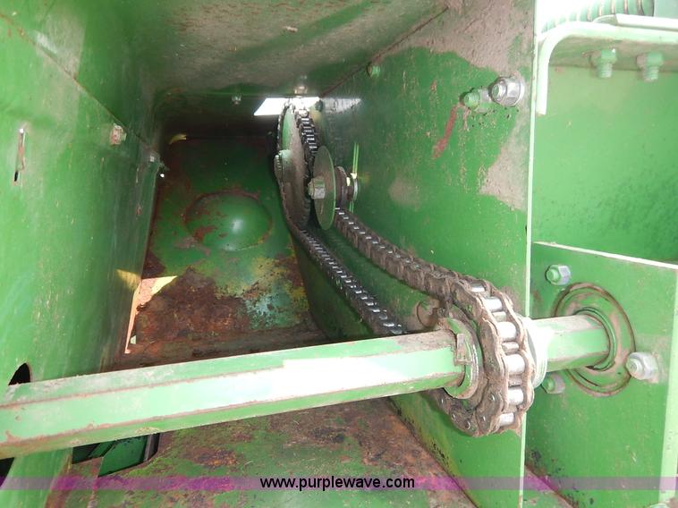 image for item J3796 1975 John Deere 336 small square baler