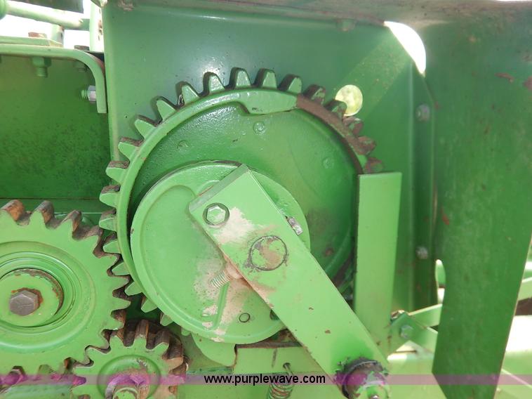 image for item J3796 1975 John Deere 336 small square baler