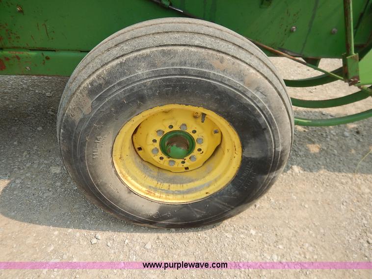 image for item J3796 1975 John Deere 336 small square baler