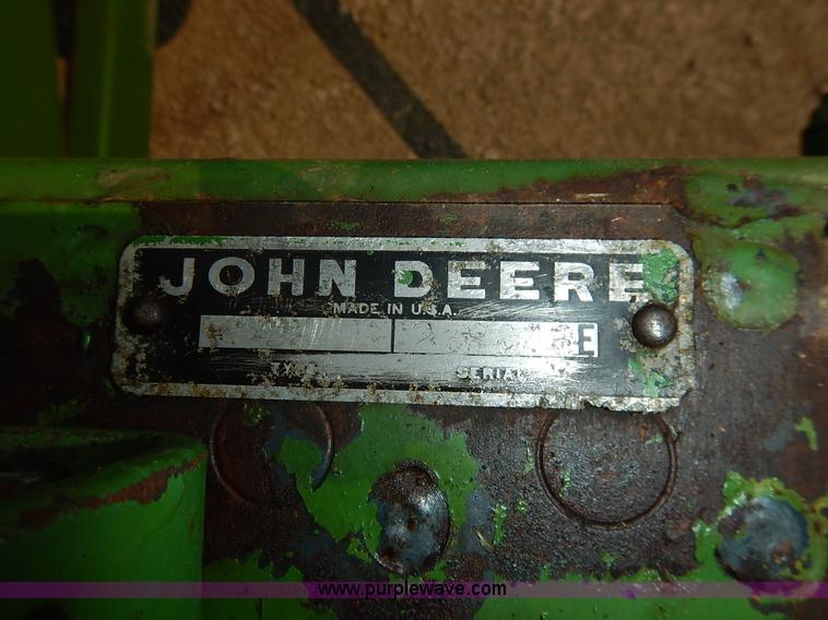 image for item J3796 1975 John Deere 336 small square baler