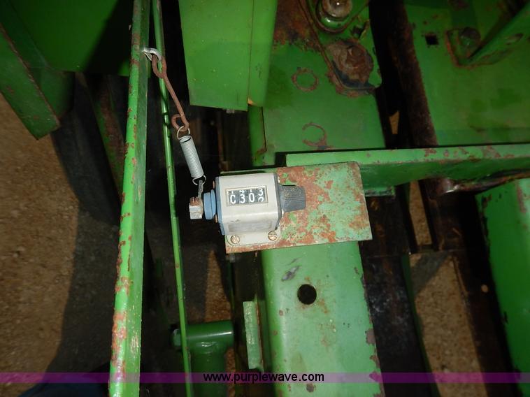 image for item J3796 1975 John Deere 336 small square baler