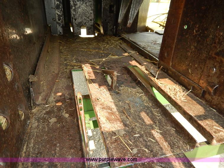 image for item J3796 1975 John Deere 336 small square baler