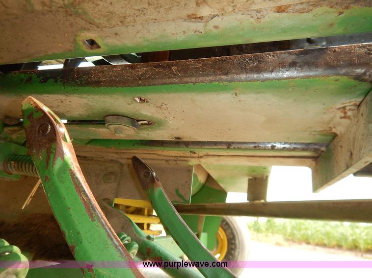 image for item J3796 1975 John Deere 336 small square baler