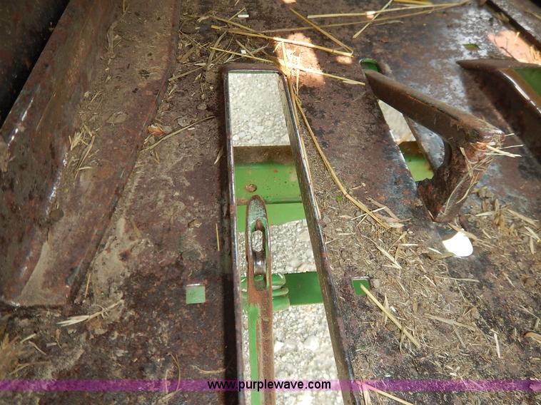 image for item J3796 1975 John Deere 336 small square baler