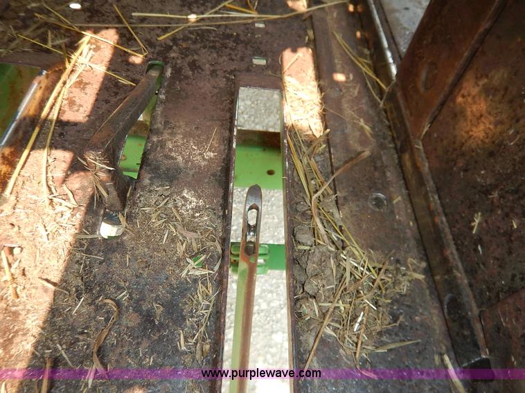 image for item J3796 1975 John Deere 336 small square baler