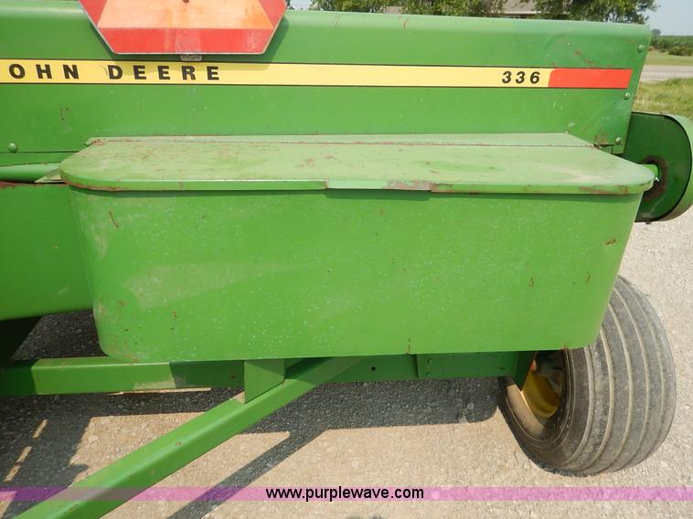 image for item J3796 1975 John Deere 336 small square baler