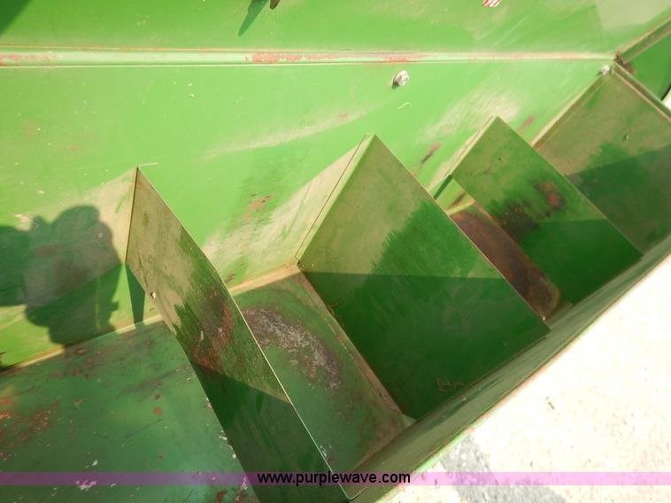 image for item J3796 1975 John Deere 336 small square baler