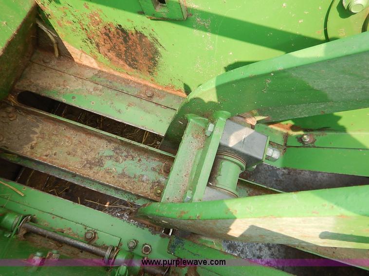 image for item J3796 1975 John Deere 336 small square baler