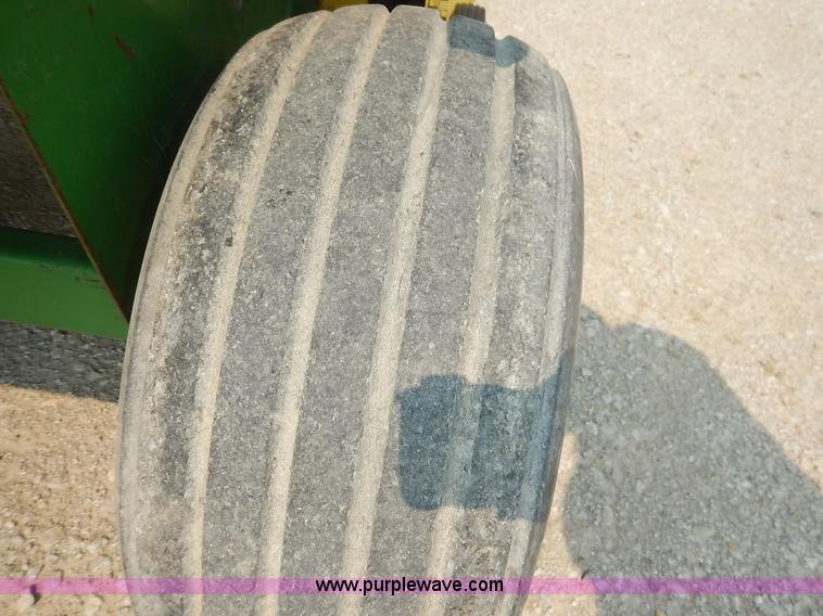 image for item J3796 1975 John Deere 336 small square baler