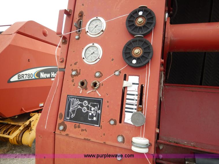 image for item J3884 2001 Case IH RS551 round baler