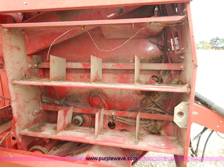 image for item J3884 2001 Case IH RS551 round baler