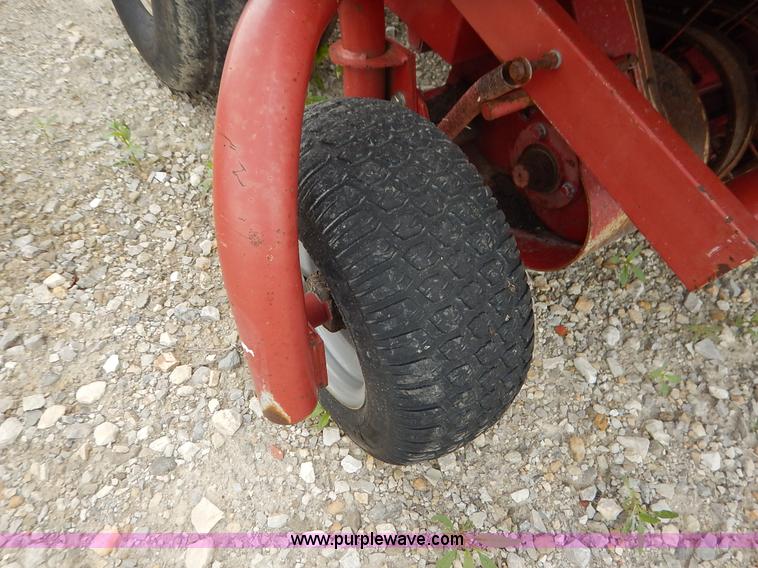 image for item J3884 2001 Case IH RS551 round baler