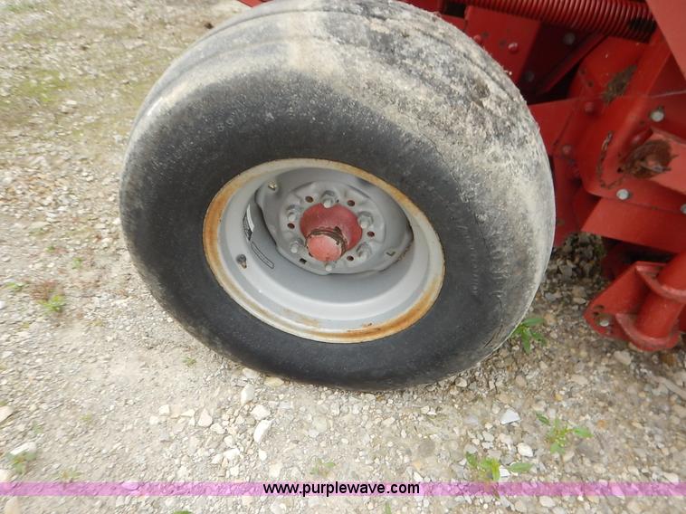 image for item J3884 2001 Case IH RS551 round baler