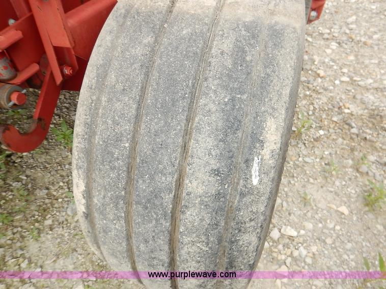 image for item J3884 2001 Case IH RS551 round baler