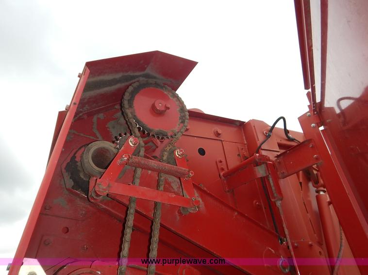 image for item J3884 2001 Case IH RS551 round baler