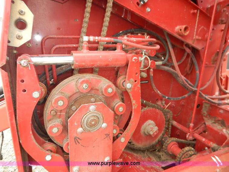 image for item J3884 2001 Case IH RS551 round baler